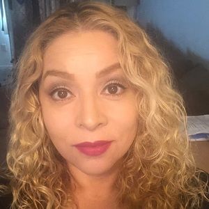 Meet your Posher, Beatriz